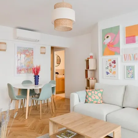 We Parisian Vanneau Cozy アパート