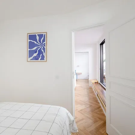 We Parisian Vanneau Cozy *